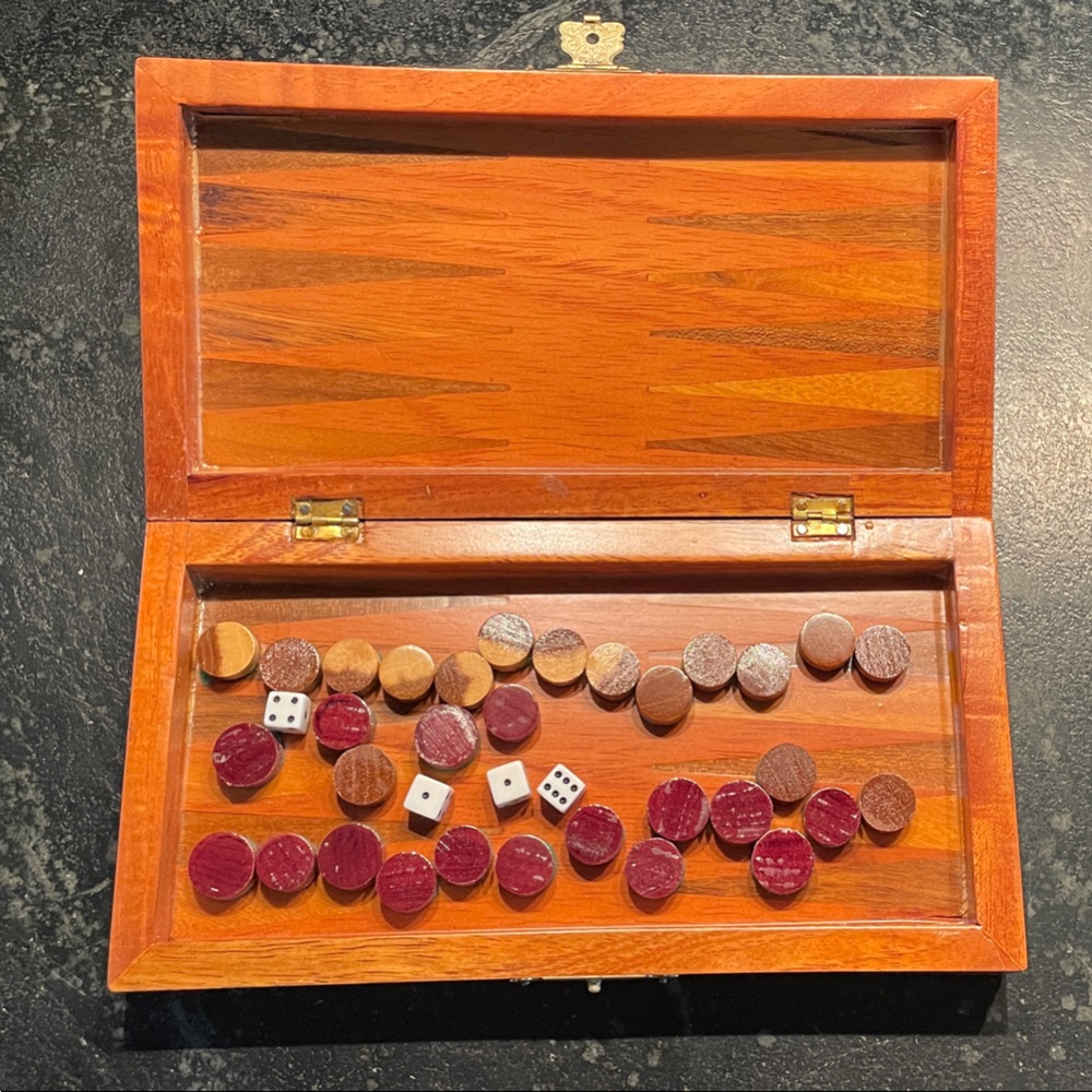 Vintage Travel Backgammon Game in Cute Wooden Box - Picture 2 of 6